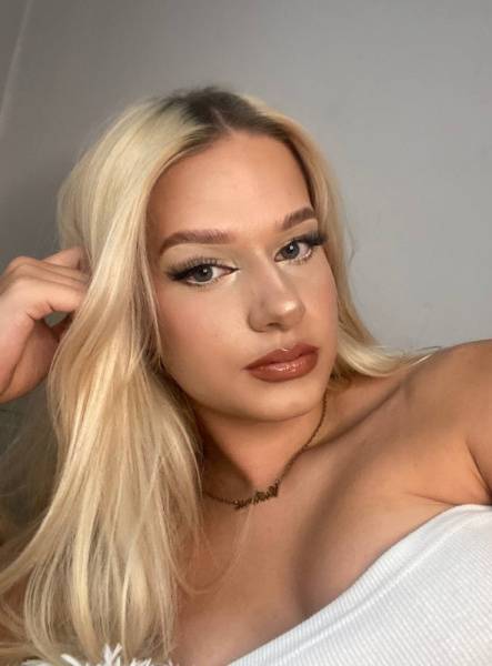 Sexy LittleTinyBlonde nude onlyfans leaks on modelclub.info